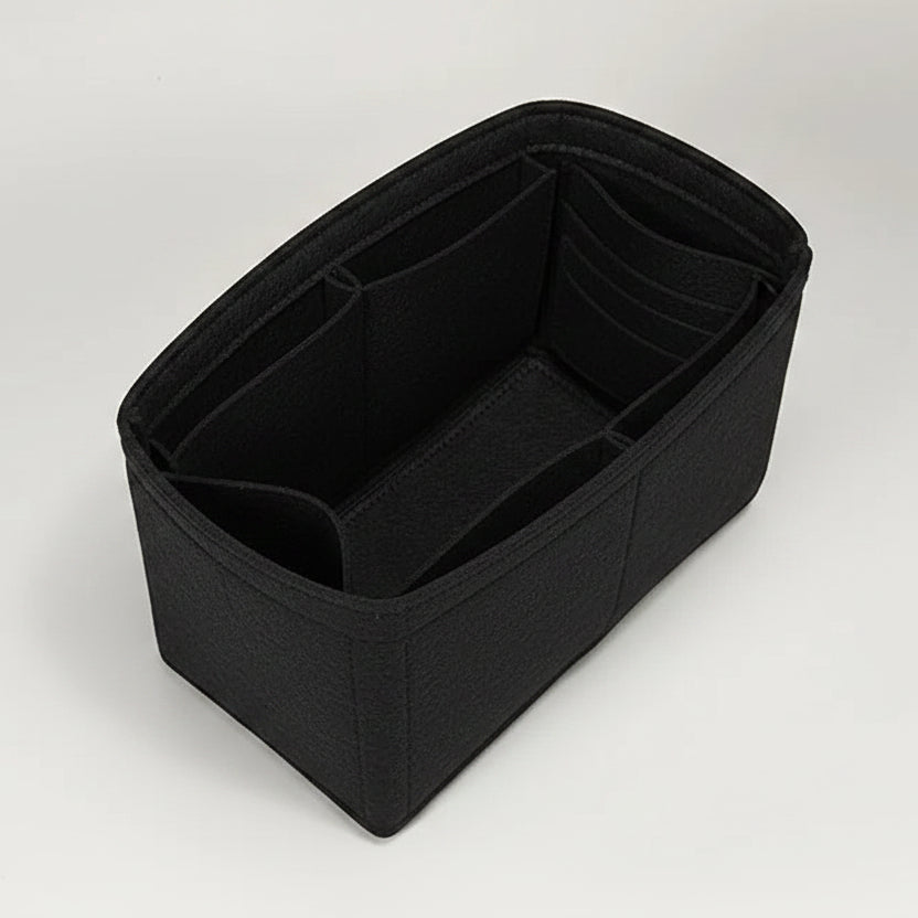 Organisateur feutre noir maxi hobo Chanel Farnelle
