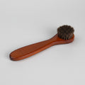 Brosse ronde en crins de cheval pour entretien du cuir - Farnelle