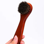 Brosse ronde en crins de cheval pour entretien du cuir - Zoom - Farnelle
